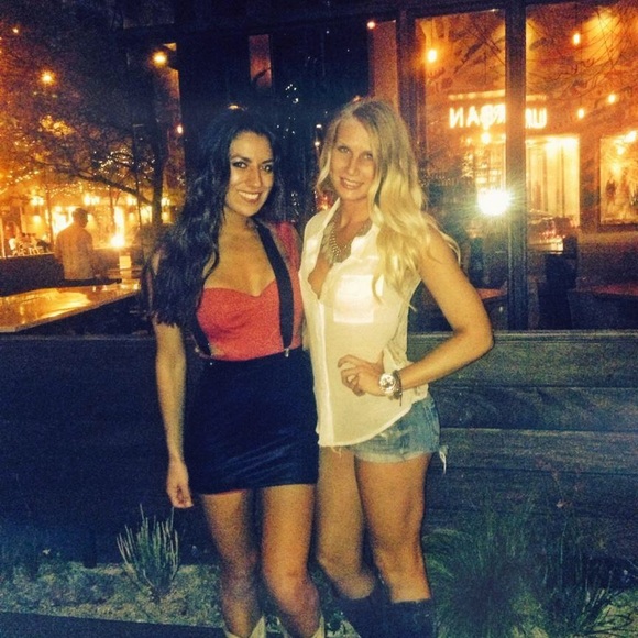 Meet your Posher, Amanda - Picture 4 of 8